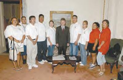 Sen. Tom Daschle met with students from the Pine Ridge Indian Reservation at the U.S. Capitol on July 29.